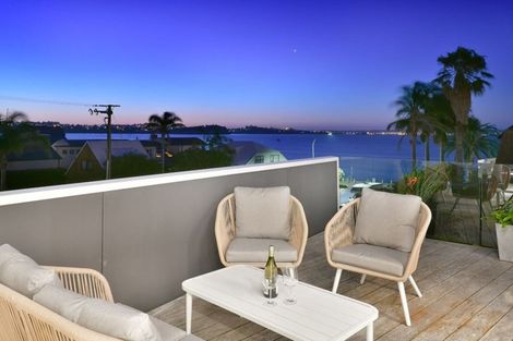 Photo of property in 69 De Luen Avenue, Tindalls Beach, Whangaparaoa, 0930