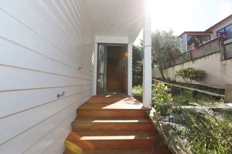 Photo of property in 121a Hobsonville Road, West Harbour, Auckland, 0618