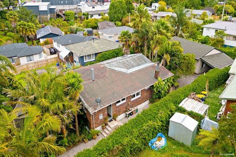 Photo of property in 18 Triangle Road, Massey, Auckland, 0614