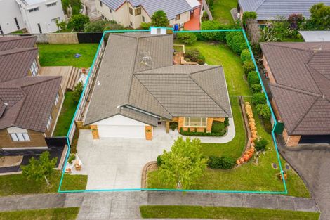 Photo of property in 8 Toledo Avenue, Henderson, Auckland, 0612