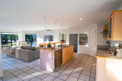 Photo of property in 315 Gardiners Road, Harewood, Christchurch, 8051