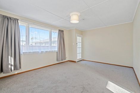 Photo of property in 8 Oregon Drive, Maoribank, Upper Hutt, 5018