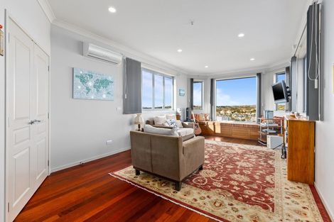 Photo of property in 64 Balboa Drive, Matakatia, Whangaparaoa, 0930