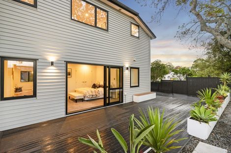Photo of property in 1/47 Deep Creek Road, Waiake, Auckland, 0630
