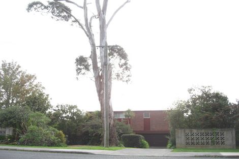 Photo of property in 124 Bleakhouse Road, Mellons Bay, Auckland, 2014