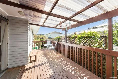 Photo of property in 15 Astley Avenue, New Lynn, Auckland, 0600