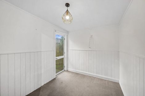 Photo of property in 37 Makiri Street, Helensville, 0800