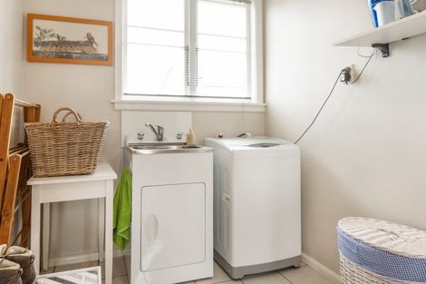 Photo of property in 215 Mayfair Avenue, Mayfair, Hastings, 4122