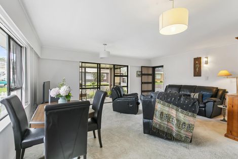 Photo of property in 2/108a Pakuranga Road, Pakuranga, Auckland, 2010