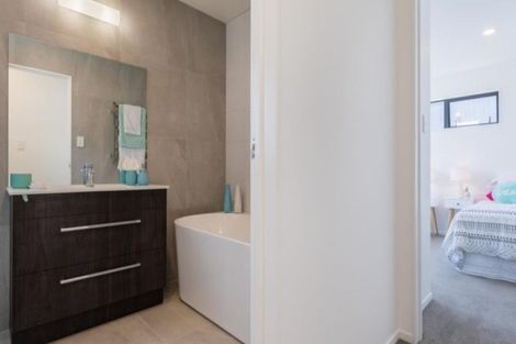 Photo of property in 72 Craigs Way, Hobsonville, Auckland, 0616