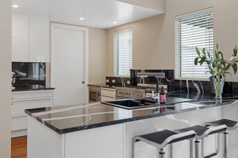 Photo of property in 111a Saint Andrews Square, Strowan, Christchurch, 8052