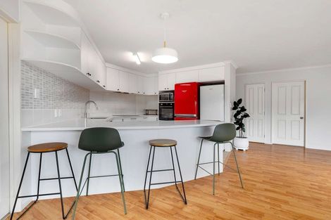 Photo of property in 9 Fleetwood Drive, Henderson, Auckland, 0612