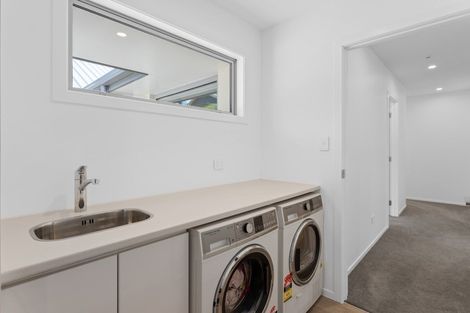 Photo of property in 55b Paynters Avenue, Strandon, New Plymouth, 4312