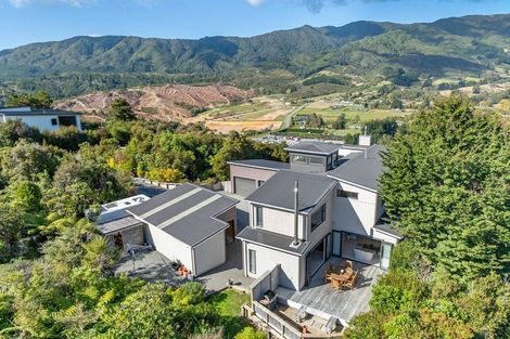 Photo of property in 67 Mount Marua Way, Timberlea, Upper Hutt, 5018