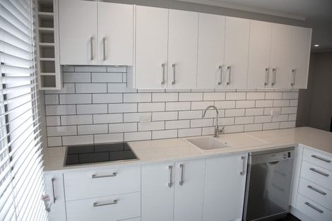 Photo of property in 4/57 Moana Avenue, One Tree Hill, Auckland, 1061