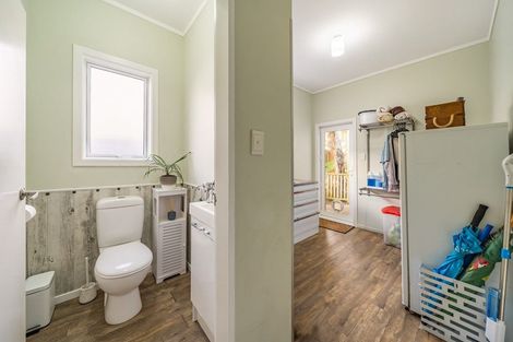 Photo of property in 42 Allington Road, Karori, Wellington, 6012