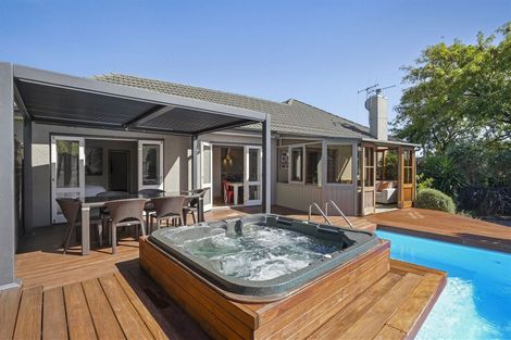 Photo of property in 11 Storey Avenue, Forest Lake, Hamilton, 3200