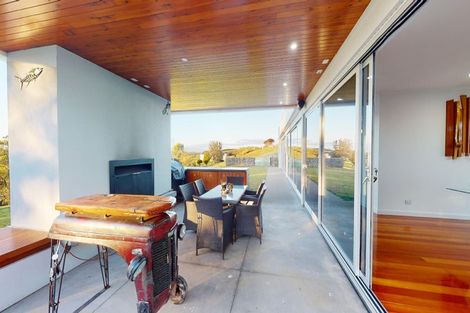 Photo of property in 1122 Rangiotu Road, Rangiotu, Palmerston North, 4477