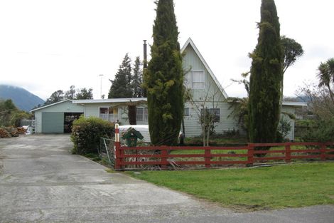 Photo of property in 19 Hotham Street, Murchison, 7007