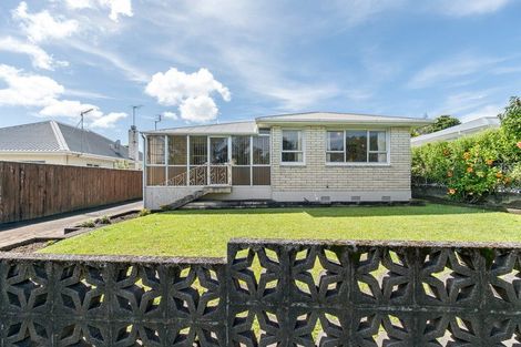 Photo of property in 181 Mangorei Road, Merrilands, New Plymouth, 4312