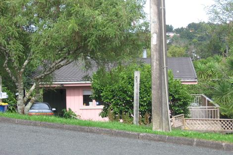 Photo of property in 12 Highland Avenue, Titirangi, Auckland, 0604