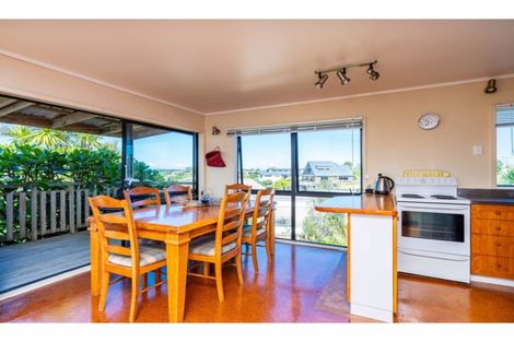 Photo of property in 52 Cullen Street, Mangawhai Heads, Mangawhai, 0505