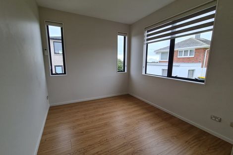 Photo of property in 4/532 Glenfield Road, Glenfield, Auckland, 0629