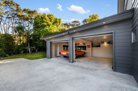 Photo of property in 13 Stallard Place, Glen Eden, Auckland, 0602