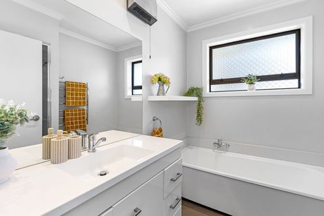 Photo of property in 2 Woodbank Street, Somerfield, Christchurch, 8024