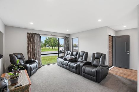 Photo of property in 16 Pallid Green, Rolleston, 7615