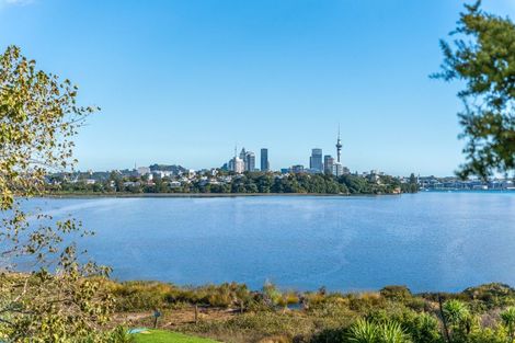 Photo of property in 20 Birkley Road, Bayswater, Auckland, 0622