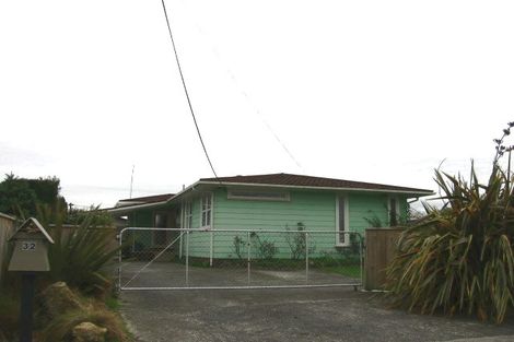 Photo of property in 32 Tararua Terrace, Cloverlea, Palmerston North, 4412