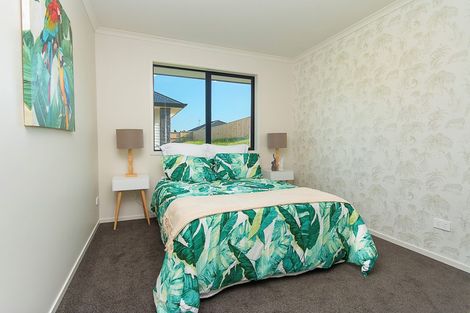 Photo of property in 2 Glennron Lane, Waiuku, 2123