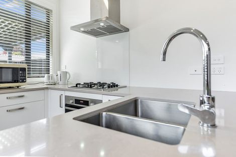 Photo of property in 2/14 Mitcham Avenue, Forest Lake, Hamilton, 3200