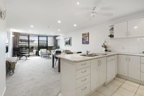 Photo of property in 4h/175 Hurstmere Road, Takapuna, Auckland, 0622