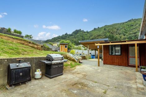 Photo of property in 8 Suffolk Street, Picton, 7220