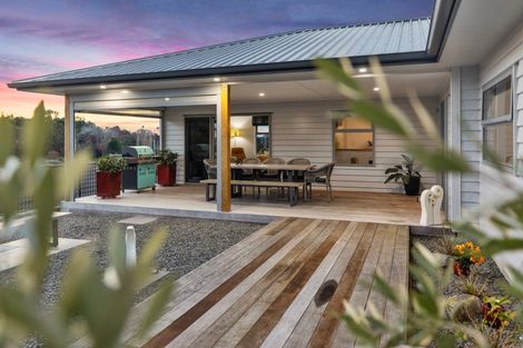 Photo of property in 111 Oteki Park Drive, Welcome Bay, Tauranga, 3112