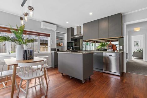 Photo of property in 521a Devonport Road, Tauranga South, Tauranga, 3112