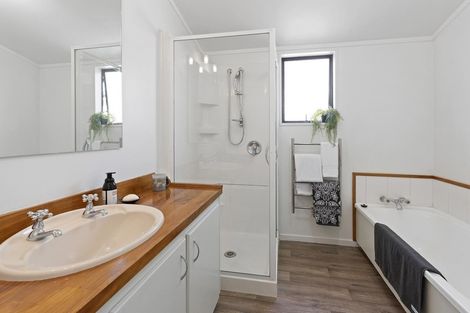 Photo of property in 12 Albert Street, Riverhead, 0820