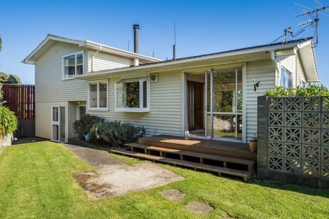 Photo of property in 2 Doon Grove, Papakowhai, Porirua, 5024