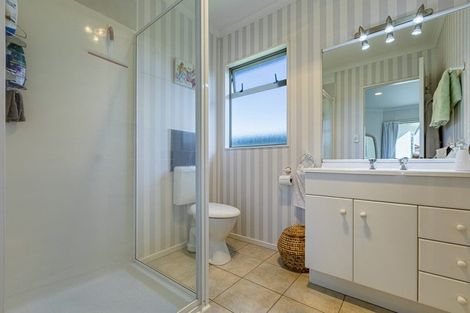 Photo of property in 12 Flemington Place, Taradale, Napier, 4112