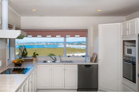 Photo of property in 2/12 Bannings Way, Hobsonville, Auckland, 0618