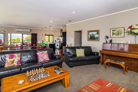 Photo of property in 108 Acacia Heights Drive, Acacia Bay, Taupo, 3385