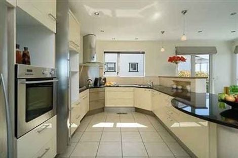 Photo of property in 58 Rama Crescent, Khandallah, Wellington, 6035