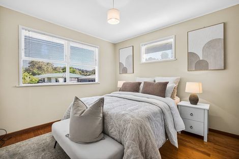 Photo of property in 12 Firle Place, Green Bay, Auckland, 0604