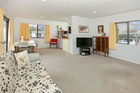 Photo of property in 1/180 Te Atatu Road, Te Atatu South, Auckland, 0610