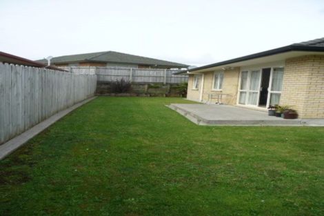 Photo of property in 2 Carisbrook Crescent, Papakura, 2110