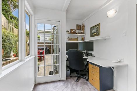 Photo of property in 13 Paisley Terrace, Karori, Wellington, 6012