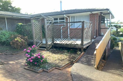 Photo of property in 61 Raleigh Road, Northcote, Auckland, 0627