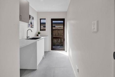 Photo of property in 5 Marlin Terrace, Bell Block, New Plymouth, 4312